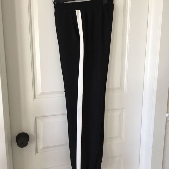 Ro & De Black joggers with white stripe. Size M - Picture 4 of 7